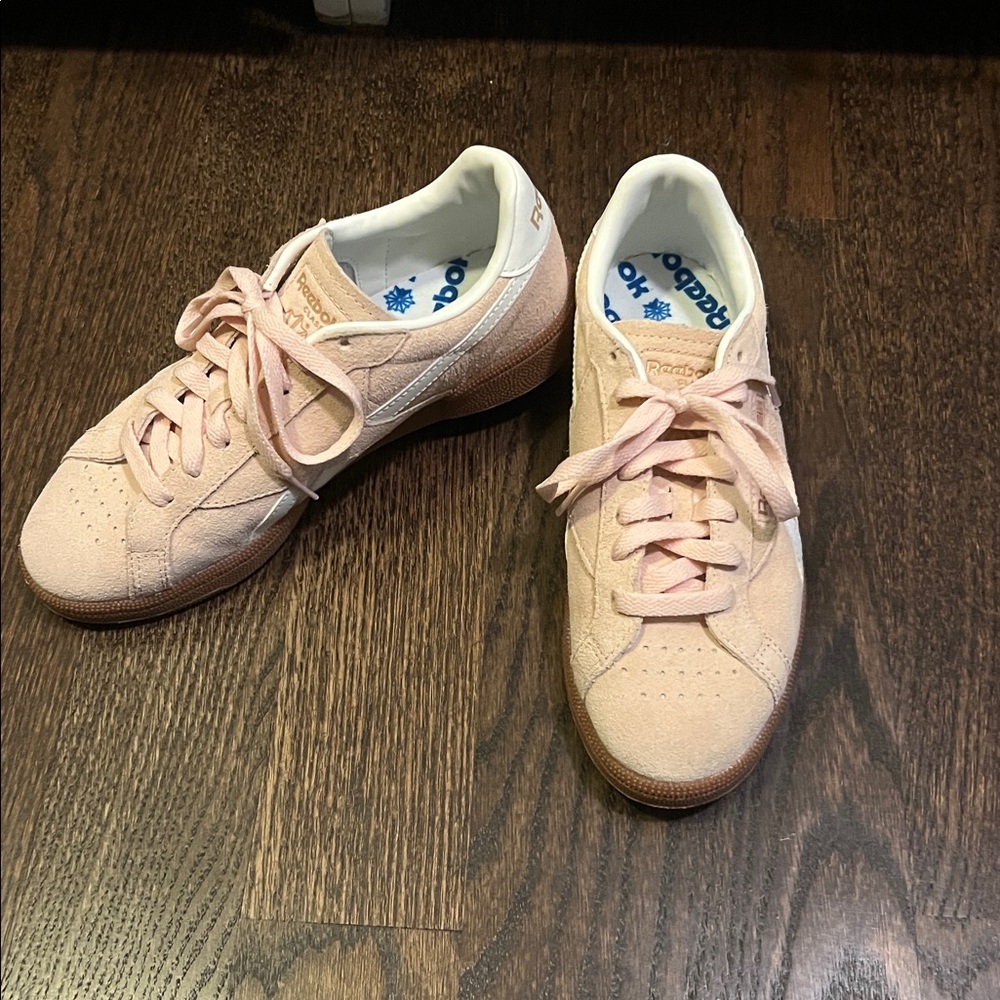 Reebok Blush Lace-Up Sneakers - size 7.5